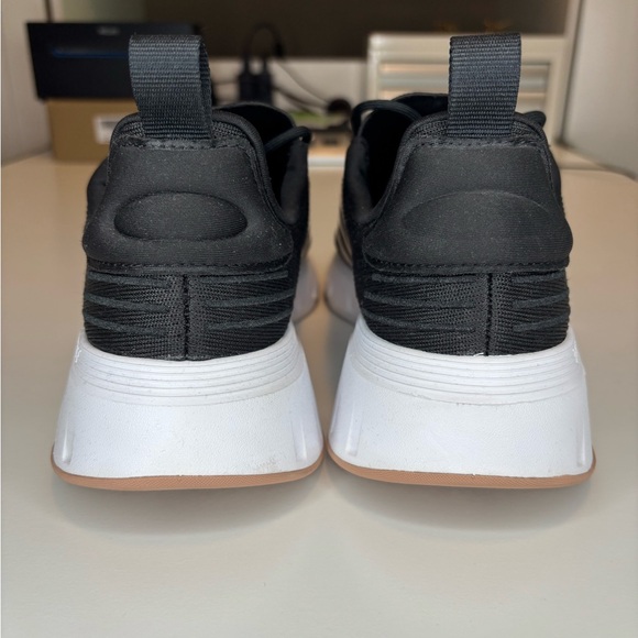 Adidas Swift Run 23 Black and White Running Shoes Women’s Size 8 - Picture 3 of 10